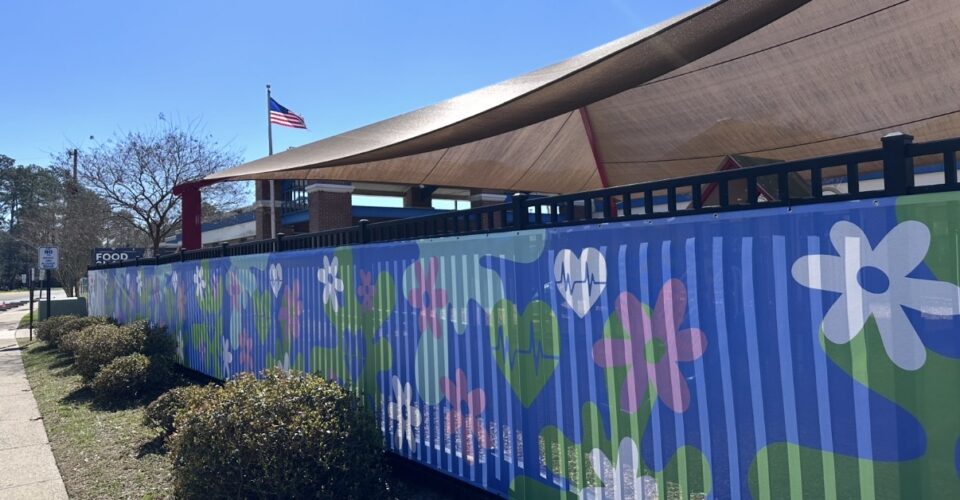 It Makes Me Smile – New Artwork Returns to Hartsfield